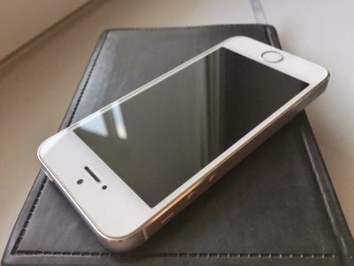 Лот: 9950329. Фото: 1. iphone 5s Идеал!. Смартфоны