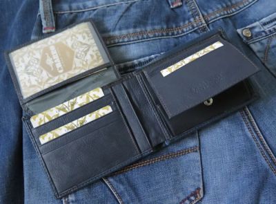 Лот: 8764409. Фото: 1. Мужской кошелек Charro. Бумажники, кошельки, портмоне