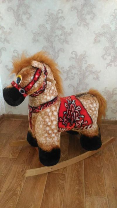 Лот: 8925559. Фото: 1. Лошадь-качалка. Другое (игрушки)