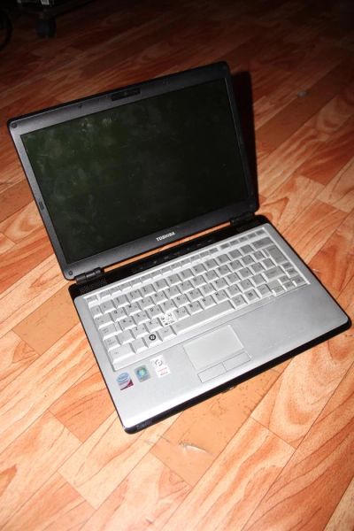 Лот: 3389644. Фото: 1. Не рабочий Toshiba Satellite U300-154. Ноутбуки