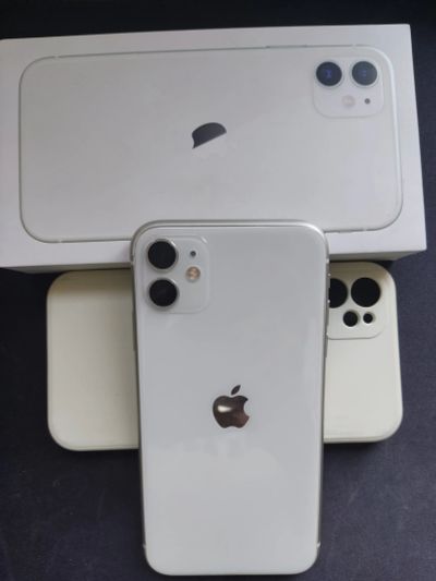 Лот: 20025986. Фото: 1. IPhone 11. Смартфоны