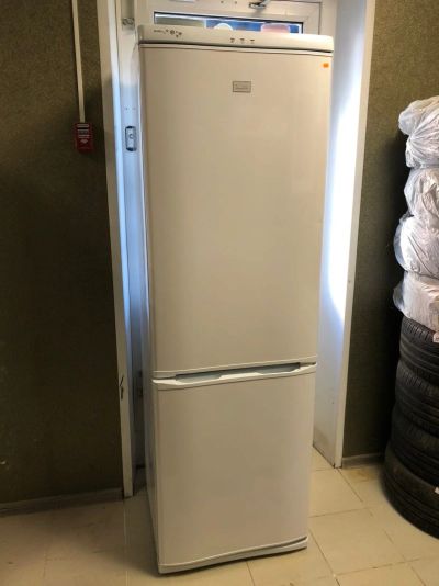 Лот: 16147442. Фото: 1. Холодильник Zanussi ZRB 434 WO. Холодильники, морозильные камеры