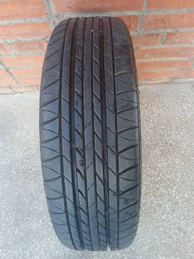 Лот: 20667849. Фото: 1. Bridgestone 195/70R14 Sneaker. Шины