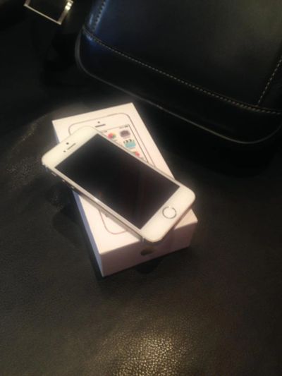 Лот: 9339734. Фото: 1. Apple iPhone 5s Gold. Смартфоны
