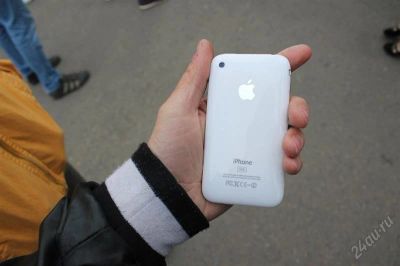 Лот: 1846310. Фото: 1. Iphone 3gs Белый. Кнопочные мобильные телефоны