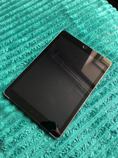 Лот: 25363389. Фото: 1. iPad 5-th 4g 32gb. Планшеты