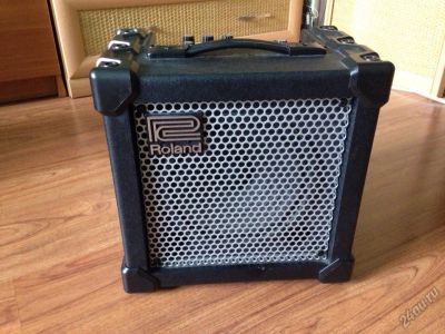 Лот: 5950455. Фото: 1. Комбоусилитель Roland CUBE-15XL. Гитарные эффекты и комбоусилители