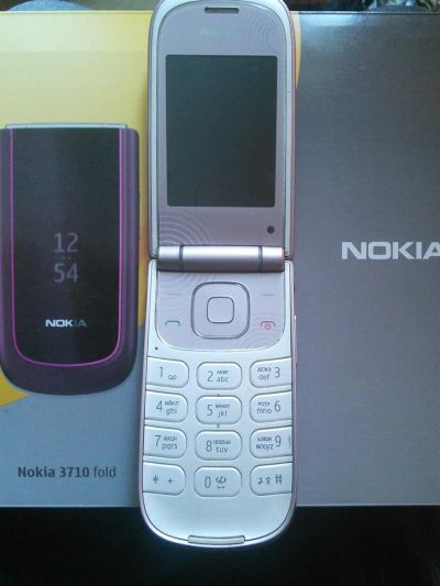 Лот: 3833995. Фото: 1. Nokia 3710 Fold. Кнопочные мобильные телефоны