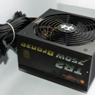 Лот: 25516975. Фото: 1. Глючный БП Thermaltake 750w bronze. Корпуса, блоки питания