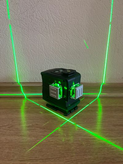 Лот: 23598009. Фото: 1. Лазерный уровень Deko 3D новый. Электроинструмент