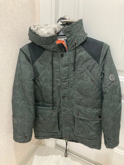 Лот: 18077845. Фото: 1. Продам зимнию куртку. Верхняя одежда