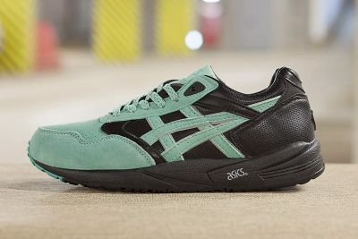 Лот: 10358713. Фото: 1. Asics Gel Saga DZ. Кеды, кроссовки, слипоны