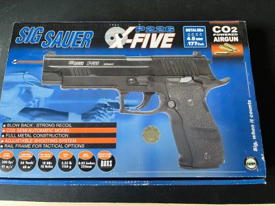 Лот: 23522300. Фото: 1. Пневматика CO2 Cybergun Sig Sauer... Пневматическое оружие