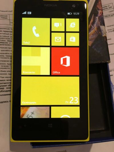 Лот: 8223811. Фото: 1. nokia lumia 1020 yellow. Кнопочные мобильные телефоны