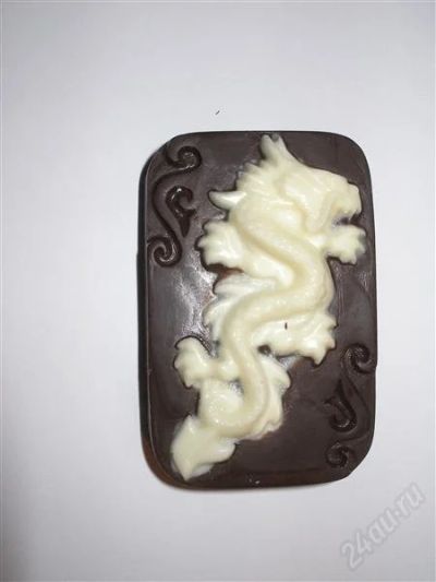 Лот: 1447714. Фото: 1. Шоколад с драконом. Шоколад, конфеты