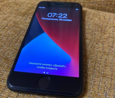 Лот: 16920964. Фото: 1. iPhone 7 black 128 gb. Смартфоны