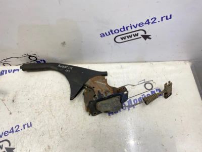 Лот: 21715579. Фото: 1. ручка ручника toyota Avensis ST220L. Двигатель и элементы двигателя