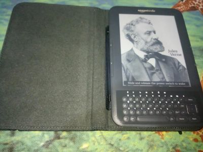 Лот: 9101984. Фото: 1. Amazon Kindle Keyboard 3G Wi Fi. Электронные книги