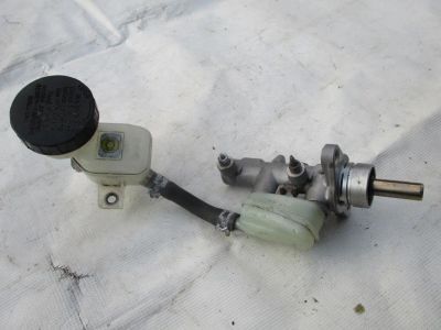 Лот: 14547121. Фото: 1. Цилиндр тормозной главный Toyota... Тормозная система