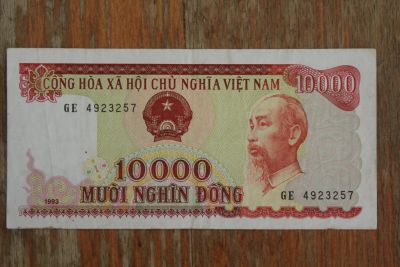 Лот: 21040333. Фото: 1. Вьетнам 10000 донг 1993 года... Азия