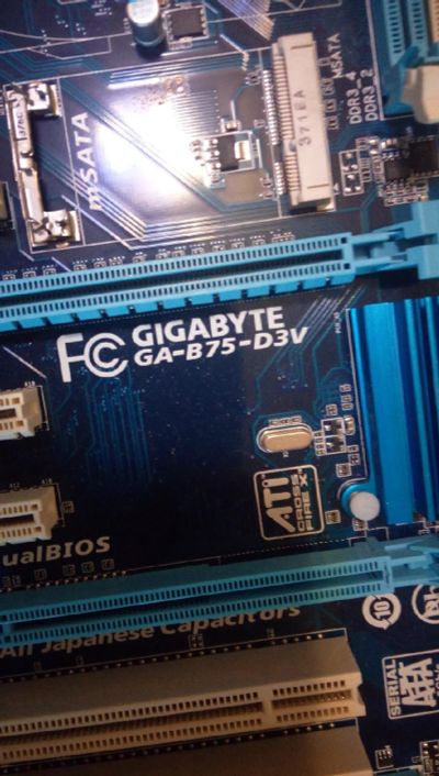Лот: 18863068. Фото: 1. материнская плата gigabyte GA-B75-DV3... Платы расширения, контроллеры, доп. порты