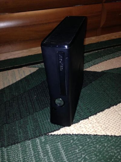 Лот: 3144885. Фото: 1. Xbox 360 4gb L.T. 3.0. + куча... Игровые приставки, консоли