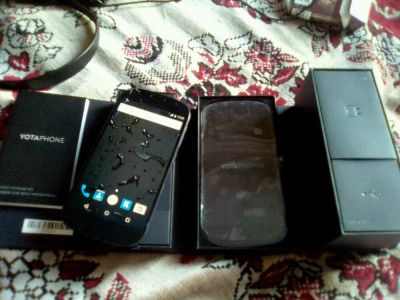 Лот: 9178576. Фото: 1. Yotaphone 2. Смартфоны
