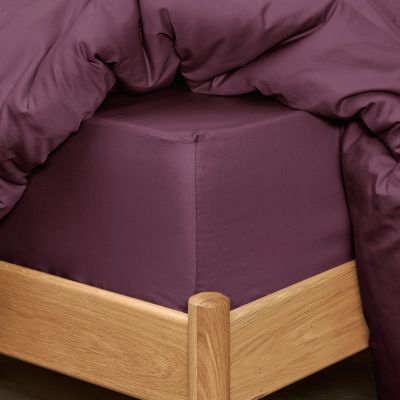 Лот: 22046811. Фото: 1. Простыня на резинке Tyrian purple. Постельное бельё