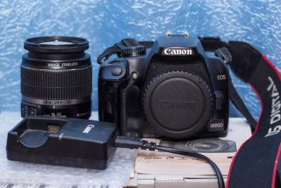 Лот: 6934977. Фото: 1. Зеркальный фотоаппарат Canon EOS... Цифровые зеркальные