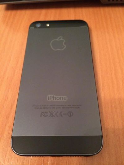 Лот: 3869862. Фото: 1. Продам iPhone 5 Black 16Gb (торг... Смартфоны
