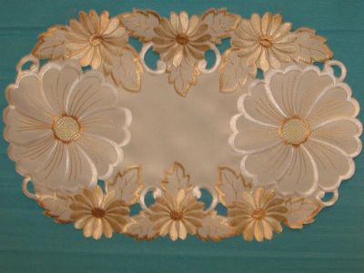 Лот: 3241231. Фото: 1. Салфетка белая №1, с вышивкой... Готовые изделия