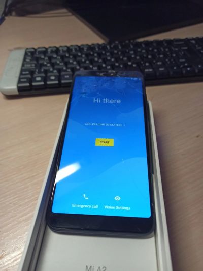 Лот: 15281510. Фото: 1. Xiaomi Mi A2 4/32GB. Смартфоны