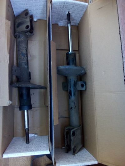 Лот: 19357607. Фото: 1. Стойки задние Renault Duster... Ходовая, подвеска, рулевое управление