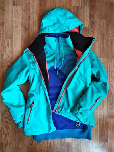 Лот: 15129245. Фото: 1. Горнолыжная куртка Roxy Jet Ski... Сноуборды