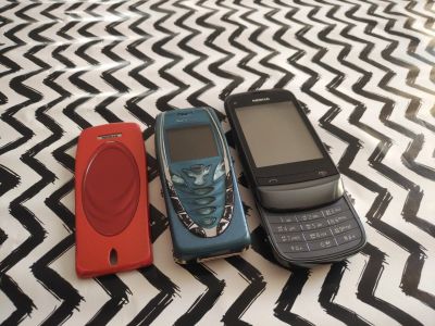 Лот: 18212379. Фото: 1. Nokia 7210 и Nokia c2-03. Кнопочные мобильные телефоны