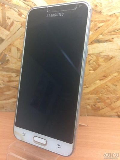 Лот: 10737796. Фото: 1. Смартфон Samsung Galaxy J3 SM-J320F... Смартфоны