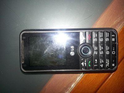Лот: 7526070. Фото: 1. сотовый телефон LG 2-sim. Кнопочные мобильные телефоны
