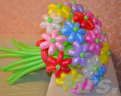 Лот: 3603320. Фото: 1. Цветы из воздушных шариков - букет... Воздушные шары