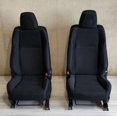 Лот: 16399400. Фото: 1. Сиденья передние Toyota RAV4. Салон