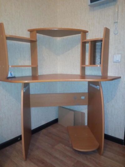 Лот: 10976351. Фото: 1. компьютерный стол. Компьютерные и письменные столы