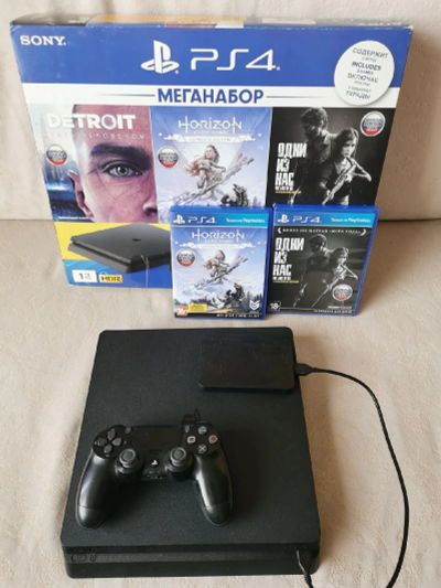 Лот: 17966614. Фото: 1. Playstation 4 Slim 1tb + 2 Игры. Консоли