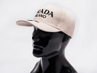 Лот: 20042996. Фото: 1. Кепка Prada. Шарфы, платки