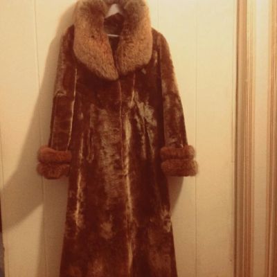 Лот: 8544222. Фото: 1. Мутоновая шуба. Верхняя одежда