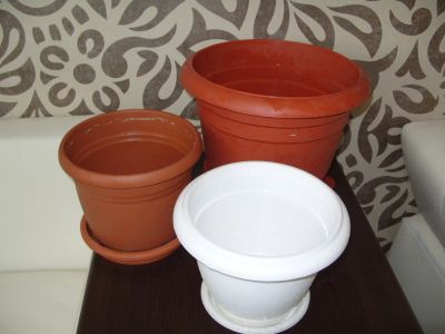 Лот: 5435855. Фото: 1. Горшки одним лотом с поддонами. Кашпо, горшки, вазоны для цветов