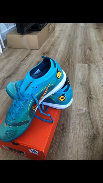 Лот: 19668575. Фото: 1. Футзалки Nike. Спортивные костюмы