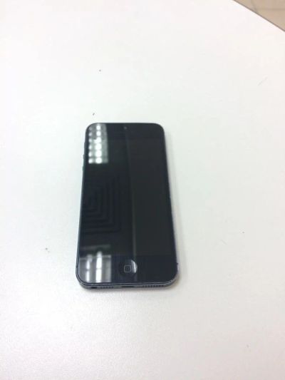 Лот: 9618650. Фото: 1. Iphone 5 Black 16GB. Смартфоны