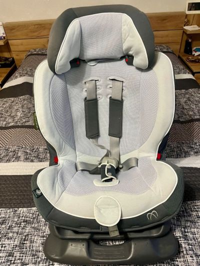Лот: 23540971. Фото: 1. Автокресло Carmate Swing-Moon. Детские автокресла