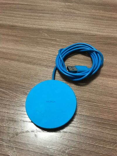 Лот: 15928589. Фото: 1. Беспроводная QI зарядка Nokia... Зарядные устройства, блоки питания, адаптеры сетевые для смартфонов