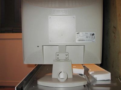 Лот: 3288415. Фото: 1. Samsung SyncMaster 710v. ЖК-мониторы