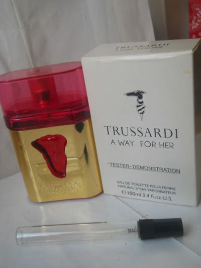 Лот: 15604293. Фото: 1. Trussardi A Way for Her 10мл тестер. Женская парфюмерия